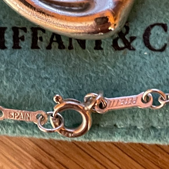 Tiffany & Co., Elsa Peretti Small Heart Pendant and Chain - Picture 7 of 7